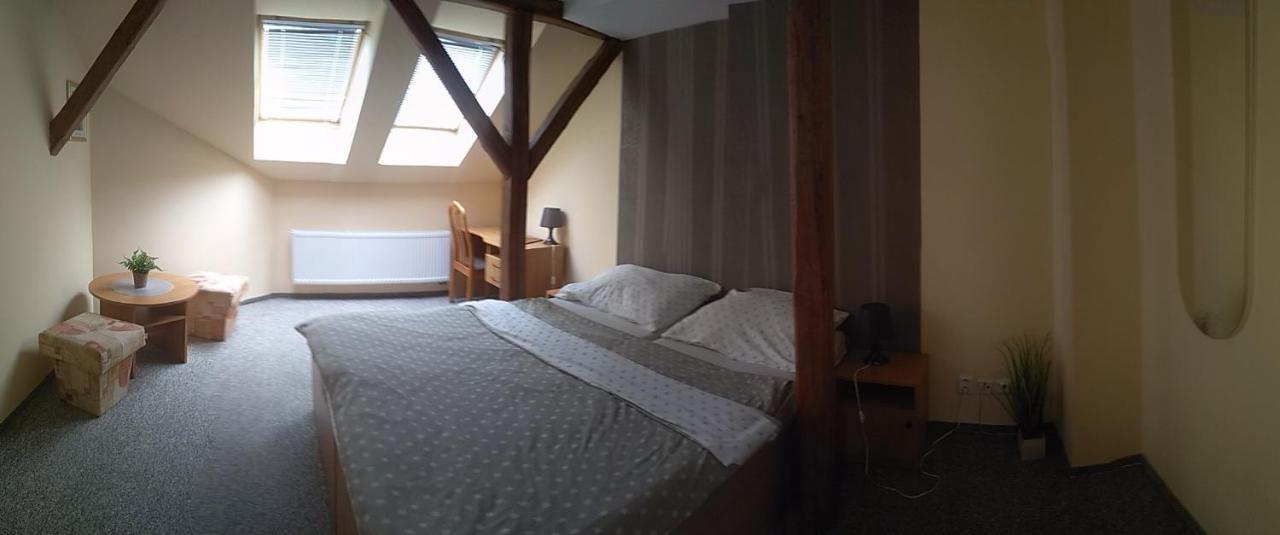 Hotel Kralicek Turnov Bagian luar foto