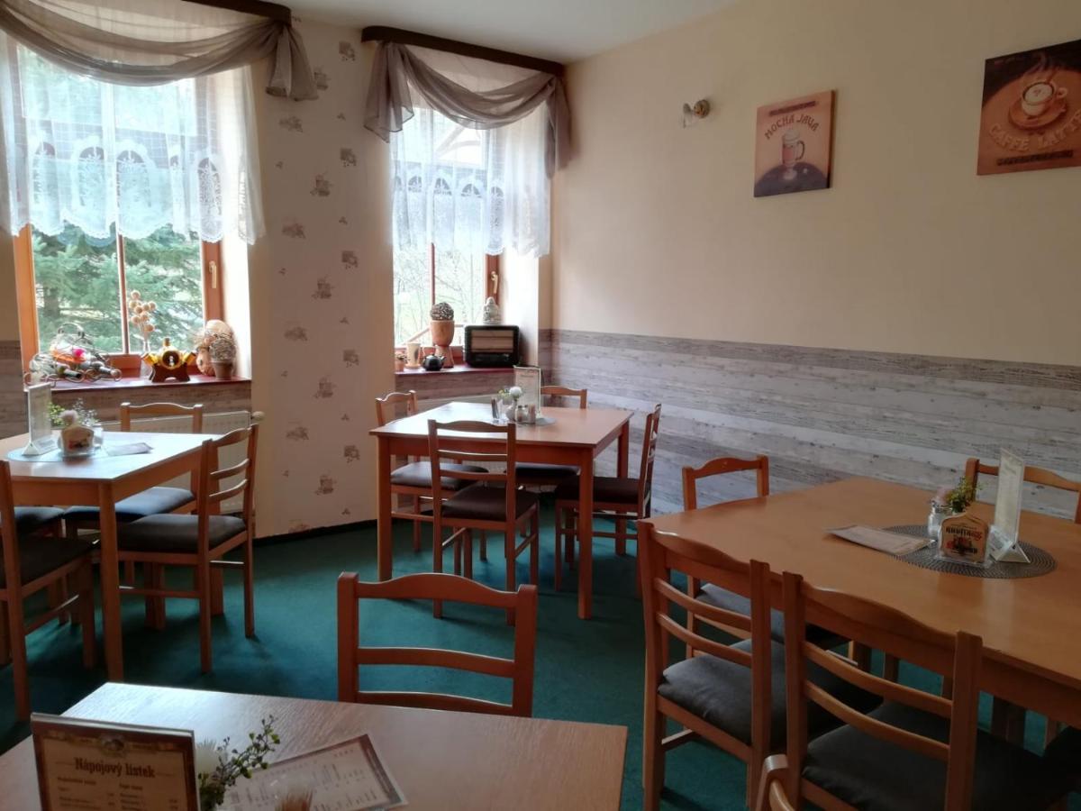 Hotel Kralicek Turnov Bagian luar foto