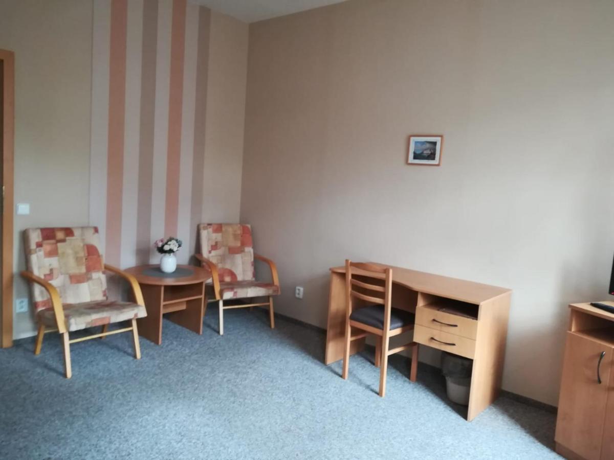 Hotel Kralicek Turnov Bagian luar foto